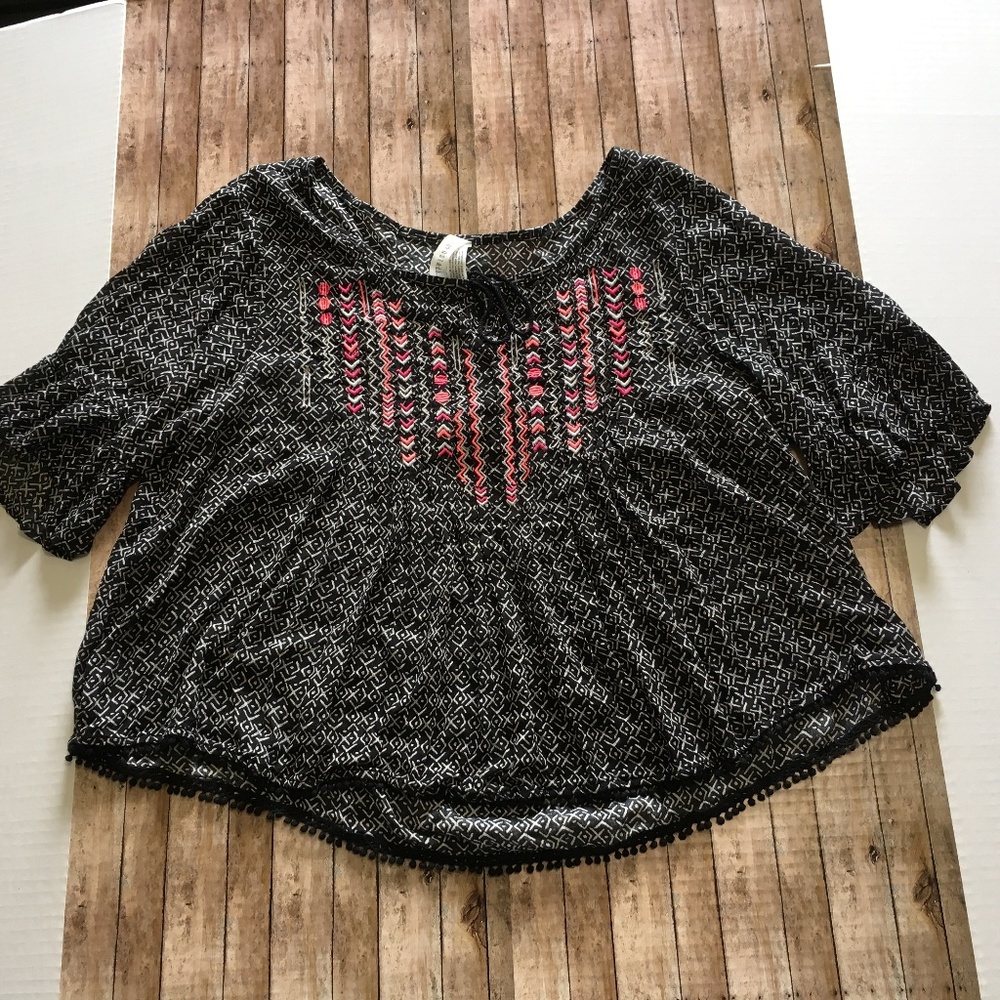 Aeropostale boho embroidered peasant blouse in sm